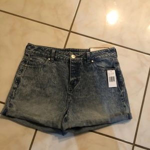 NWT CPJ Mom Jeans shorts 9